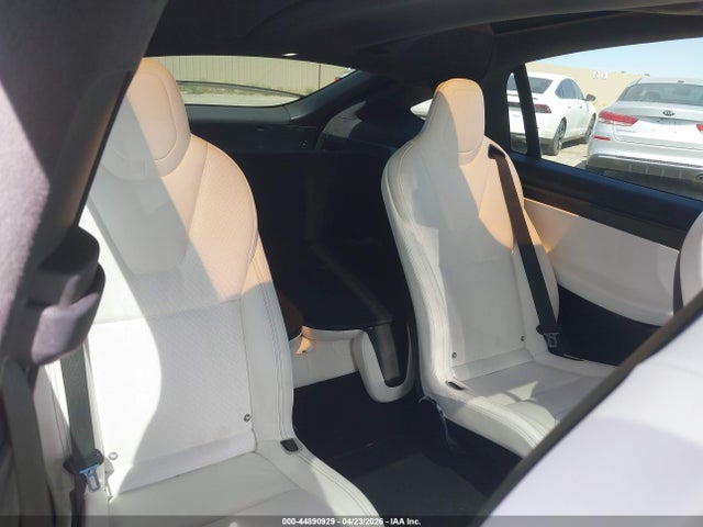 2018 Tesla Model X მანქანა იყიდება აუქციონზე, vin: 5YJXCBE47JF111337, აუქციონის ნომერი: 44890929