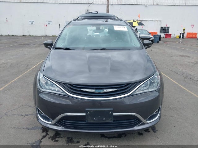 Продажа на аукционе авто 2018 Chrysler Pacifica Hybrid Touring L, vin: 2C4RC1L74JR183780, номер лота: 44890974