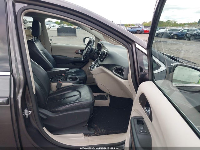 Продажа на аукционе авто 2018 Chrysler Pacifica Hybrid Touring L, vin: 2C4RC1L74JR183780, номер лота: 44890974