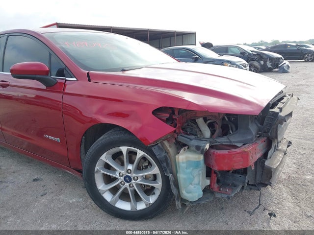 44890975 :رقم المزاد ، 3FA6P0LU1KR226304 vin ، 2019 Ford Fusion Hybrid Se مزاد بيع