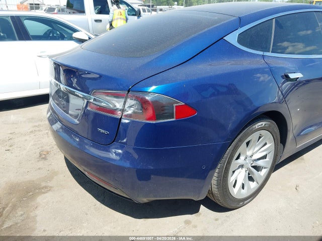 44891007 :رقم المزاد ، 5YJSA1E28JF249378 vin ، 2018 Tesla Model S 100d/75d/p100d مزاد بيع