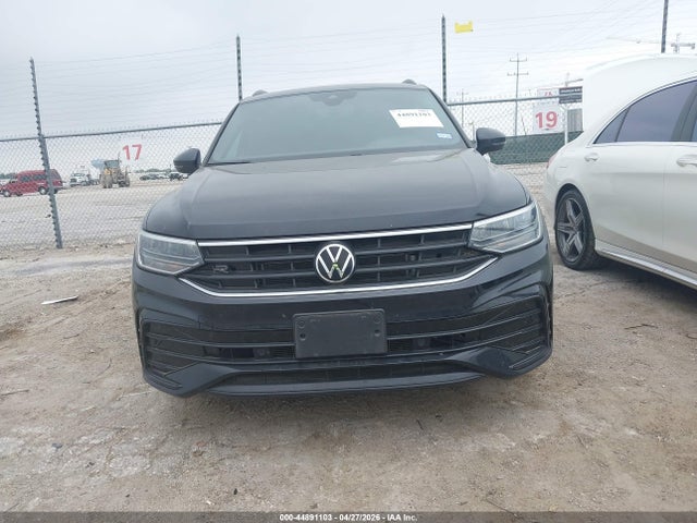 2024 Volkswagen Tiguan 2.0t Se R-line Black მანქანა იყიდება აუქციონზე, vin: 3VVCB7AX9RM100086, აუქციონის ნომერი: 44891103