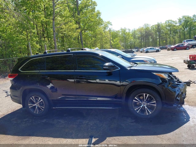Продажа на аукционе авто 2018 Toyota Highlander Le Plus, vin: 5TDBZRFH9JS911667, номер лота: 44891105