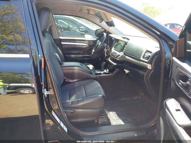 Продажа на аукционе авто 2018 Toyota Highlander Le Plus, vin: 5TDBZRFH9JS911667, номер лота: 44891105