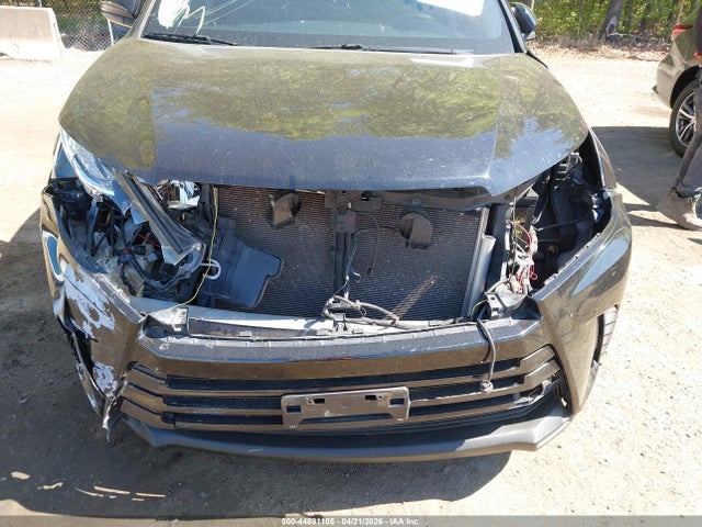Продажа на аукционе авто 2018 Toyota Highlander Le Plus, vin: 5TDBZRFH9JS911667, номер лота: 44891105
