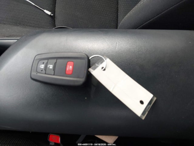 NMTKHMBX6JR032953 Toyota C-hr Xle Premium