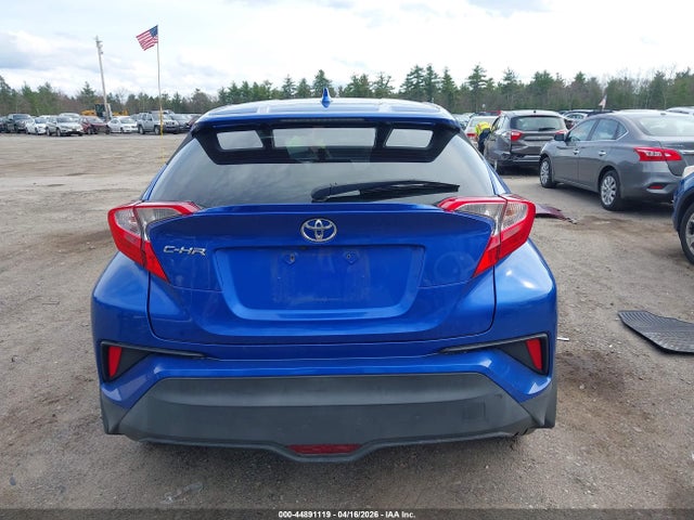 NMTKHMBX6JR032953 Toyota C-hr Xle Premium
