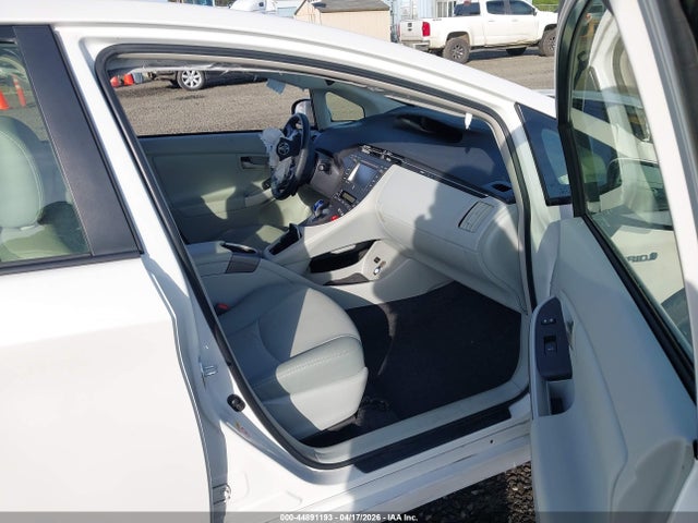 JTDKN3DU0F0438759 Toyota Prius Four