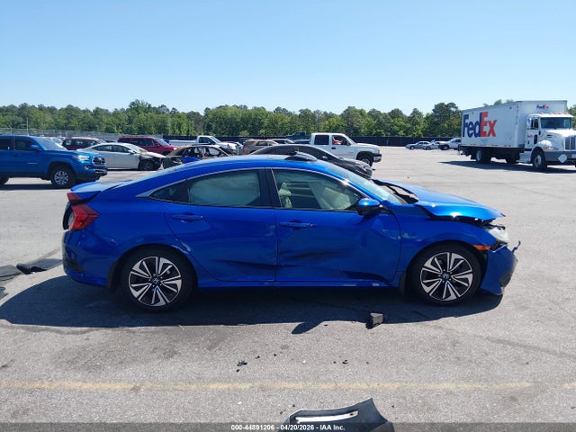 Продажа на аукционе авто 2017 Honda Civic Ex-t, vin: 2HGFC1F30HH652330, номер лота: 44891206