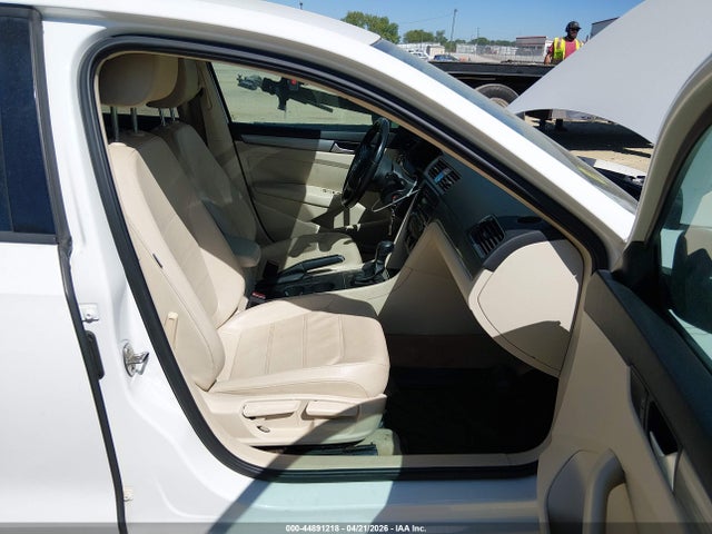 Продажа на аукционе авто 2015 Volkswagen Passat 1.8t Wolfsburg Edition, vin: 1VWAT7A30FC068686, номер лота: 44891218
