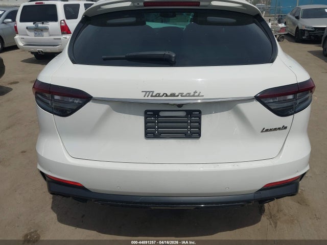 Maserati Levante Modena 2023 ZN661YUM2PX411662 Image 17