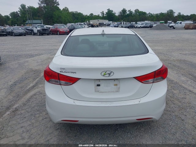 Продажа на аукционе авто 2012 Hyundai Elantra Gls, vin: 5NPDH4AE3CH063063, номер лота: 44891286