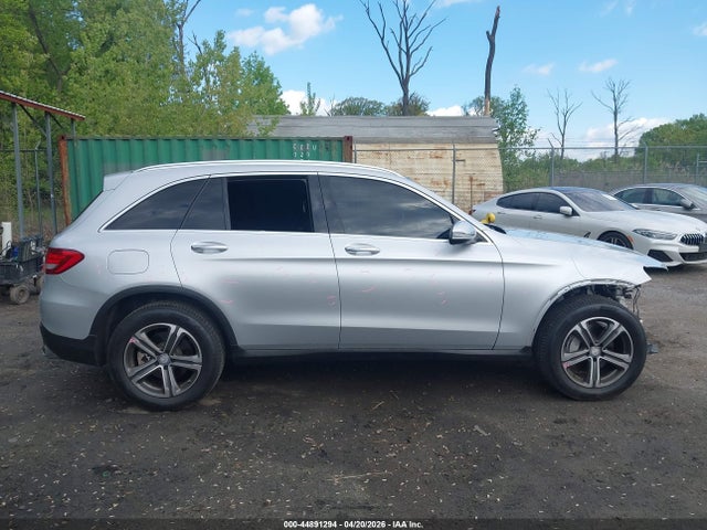 2017 Mercedes-benz Glc 300 4matic მანქანა იყიდება აუქციონზე, vin: WDC0G4KB5HF156426, აუქციონის ნომერი: 44891294