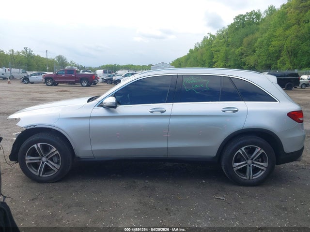 2017 Mercedes-benz Glc 300 4matic მანქანა იყიდება აუქციონზე, vin: WDC0G4KB5HF156426, აუქციონის ნომერი: 44891294