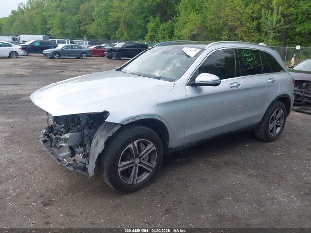 2017 Mercedes-benz Glc 300 4matic მანქანა იყიდება აუქციონზე, vin: WDC0G4KB5HF156426, აუქციონის ნომერი: 44891294