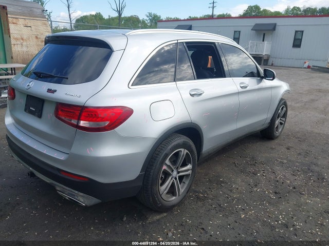 2017 Mercedes-benz Glc 300 4matic მანქანა იყიდება აუქციონზე, vin: WDC0G4KB5HF156426, აუქციონის ნომერი: 44891294