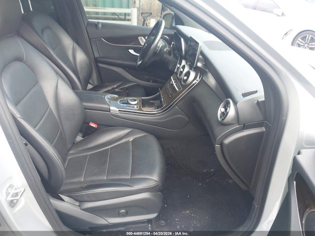2017 Mercedes-benz Glc 300 4matic მანქანა იყიდება აუქციონზე, vin: WDC0G4KB5HF156426, აუქციონის ნომერი: 44891294