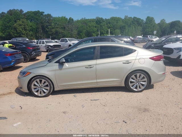 2017 Hyundai Elantra Se მანქანა იყიდება აუქციონზე, vin: KMHD84LF8HU165778, აუქციონის ნომერი: 44891312