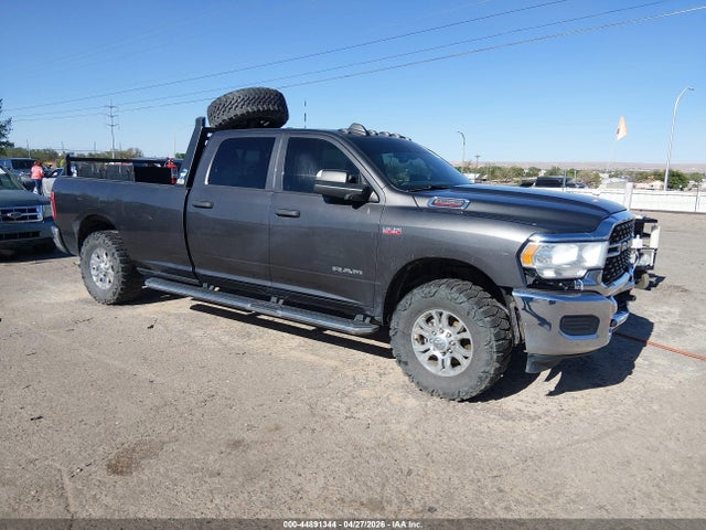 RAM 3500 Tradesman 4x4 8' Box 2022 3C63R3GJ0NG314292 main image