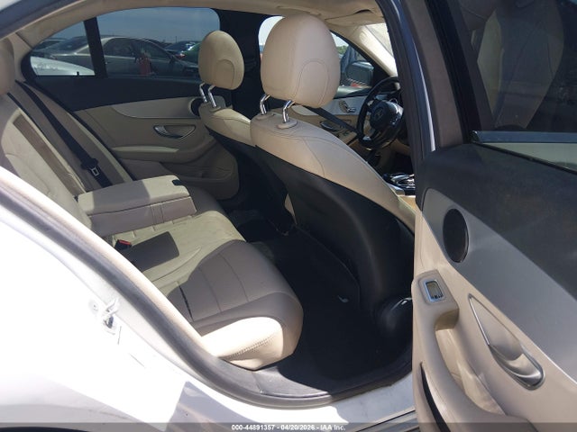 2016 Mercedes-benz C 300 Luxury/sport მანქანა იყიდება აუქციონზე, vin: 55SWF4JB6GU144419, აუქციონის ნომერი: 44891357