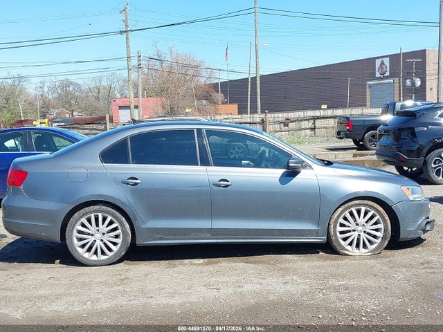 2011 Volkswagen Jetta 2.5l Sel მანქანა იყიდება აუქციონზე, vin: 3VWGX7AJ5BM329056, აუქციონის ნომერი: 44891370