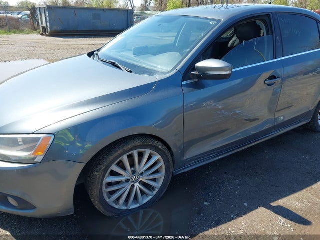 2011 Volkswagen Jetta 2.5l Sel მანქანა იყიდება აუქციონზე, vin: 3VWGX7AJ5BM329056, აუქციონის ნომერი: 44891370