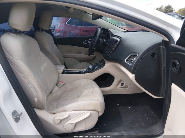 2015 Chrysler 200 Limited მანქანა იყიდება აუქციონზე, vin: 1C3CCCAB4FN529764, აუქციონის ნომერი: 44891458