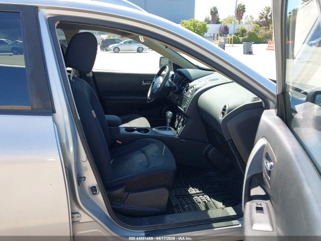 JN8AS5MT9FW670074 Nissan Rogue Select S