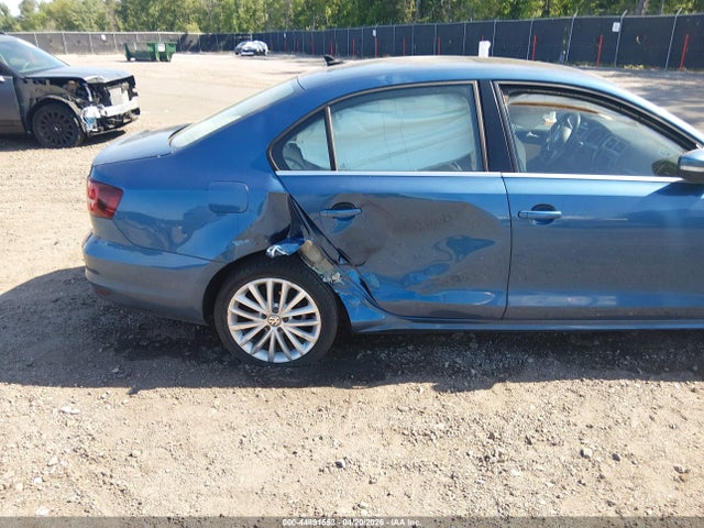 2016 Volkswagen Jetta 1.8t Sel მანქანა იყიდება აუქციონზე, vin: 3VWL17AJ0GM415107, აუქციონის ნომერი: 44891553