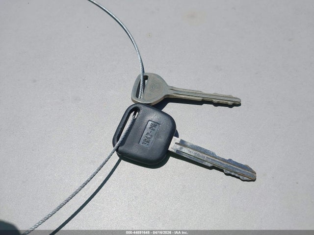 2000 Toyota Corolla Ve/ce/le მანქანა იყიდება აუქციონზე, vin: 1NXBR12E3YZ335279, აუქციონის ნომერი: 44891648