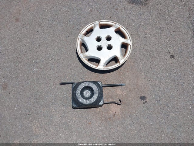 2000 Toyota Corolla Ve/ce/le მანქანა იყიდება აუქციონზე, vin: 1NXBR12E3YZ335279, აუქციონის ნომერი: 44891648