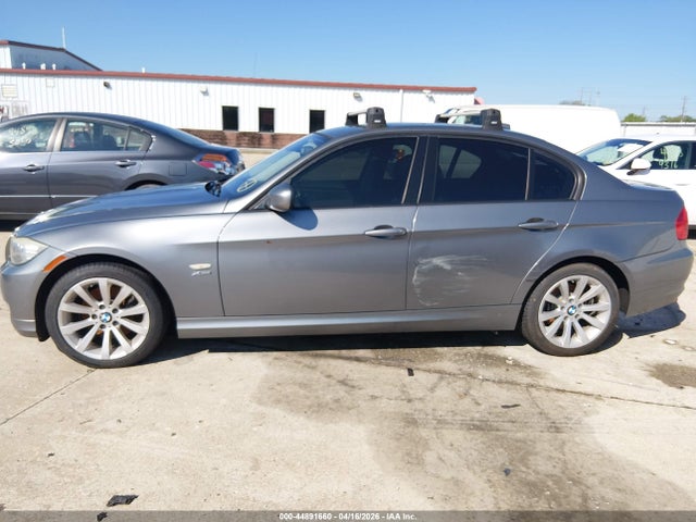 44891660 :رقم المزاد ، WBAPK7C56BF087067 vin ، 2011 Bmw 328 Xi مزاد بيع