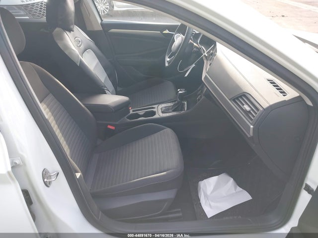 Продажа на аукционе авто 2024 Volkswagen Jetta 1.5t S, vin: 3VW5M7BU3RM045525, номер лота: 44891670