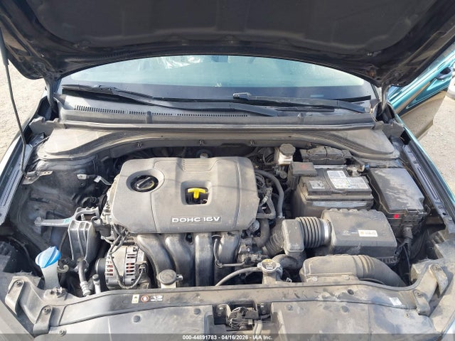 5NPD84LF8JH385829 Hyundai ELANTRA SEL