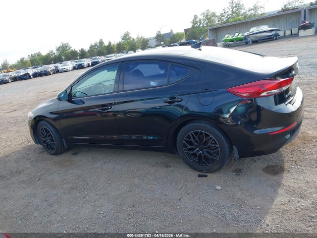 5NPD84LF8JH385829 Hyundai ELANTRA SEL