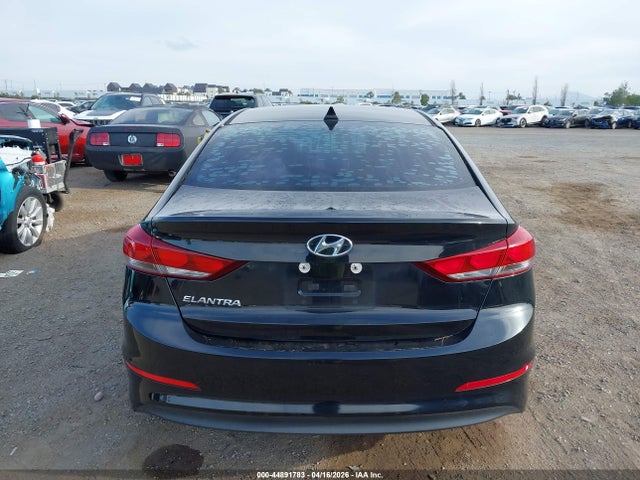 5NPD84LF8JH385829 Hyundai ELANTRA SEL