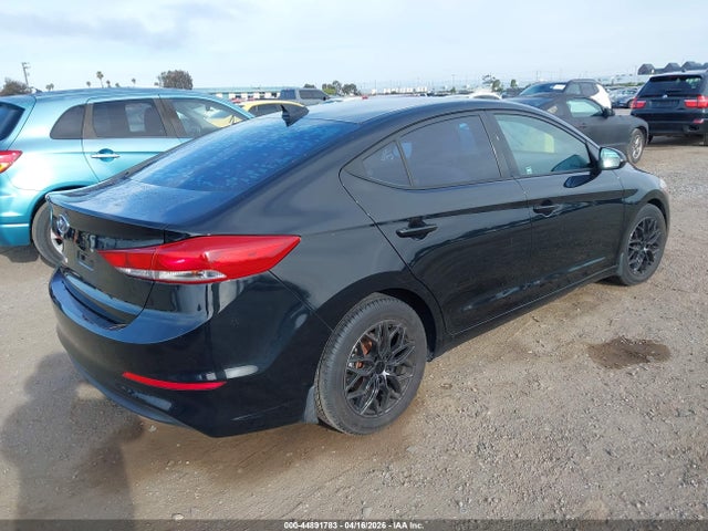 5NPD84LF8JH385829 Hyundai ELANTRA SEL