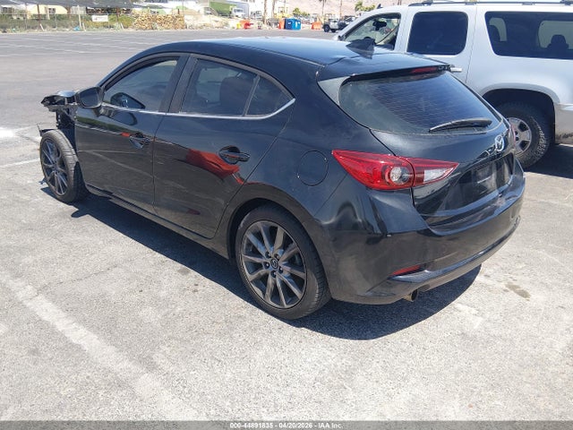 Mazda Mazda3 Touring 2018 3MZBN1L32JM264919 Image 3