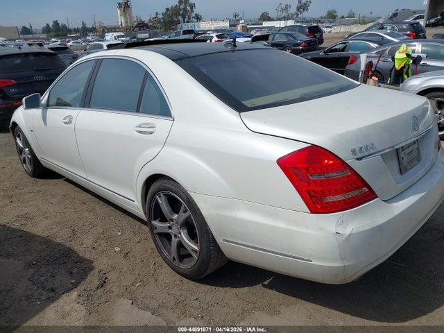 2012 MERCEDES-BENZ S 550 WDDNG7DB7CA469077 Photo 2
