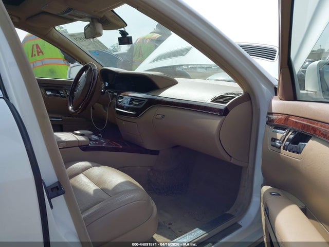 2012 MERCEDES-BENZ S 550 WDDNG7DB7CA469077 Photo 4