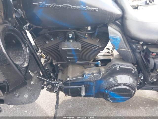 Harley-Davidson Fltrx Road Glide 2016 1HD1KHM11GB637489 Image 9