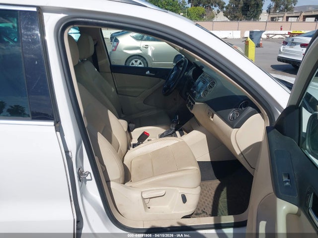 44891908 :رقم المزاد ، WVGAV3AX8DW559801 vin ، 2013 Volkswagen Tiguan Se مزاد بيع