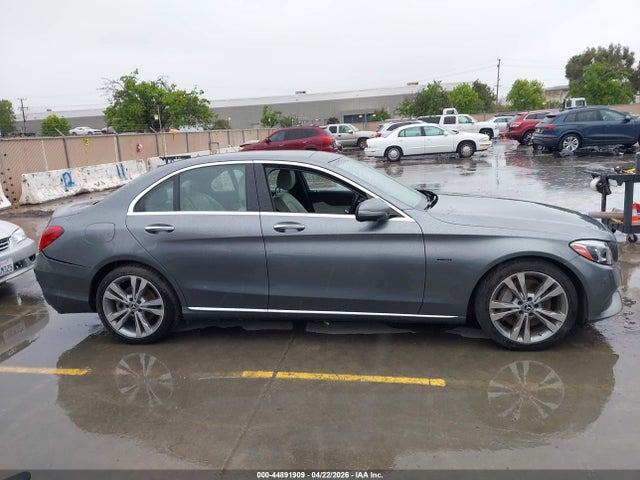 Продажа на аукционе авто 2018 Mercedes-benz C 350e, vin: 55SWF4HB7JU263979, номер лота: 44891909