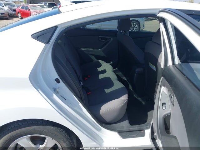 5NPDH4AE7FH642769 Hyundai ELANTRA SE