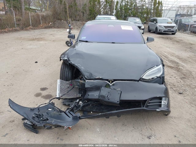 Tesla Model S 60d/70d/75d/85d/90d 2016 5YJSA1E20GF168092 Image 11