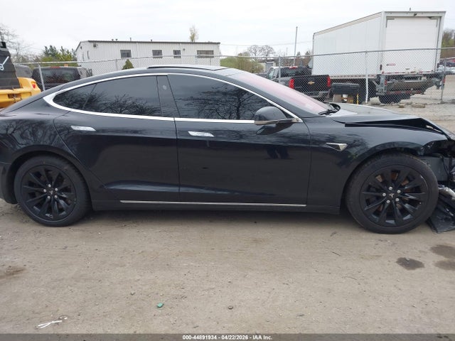 Tesla Model S 60d/70d/75d/85d/90d 2016 5YJSA1E20GF168092 Image 12