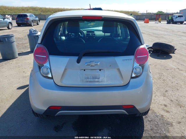 KL8CB6S92FC726240 Chevrolet Spark Ls Cvt