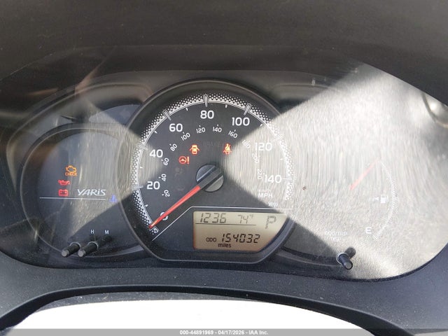 VNKKTUD34FA032438 Toyota YARIS L
