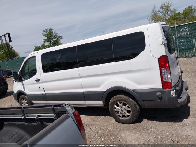 44891996 :رقم المزاد ، 1FBZX2YM0FKA55460 vin ، 2015 Ford Transit-350 Xlt مزاد بيع