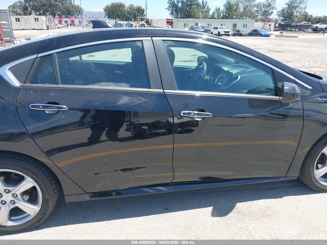 44892034 :رقم المزاد ، 1G1RC6S58JU151603 vin ، 2018 Chevrolet Volt Lt مزاد بيع